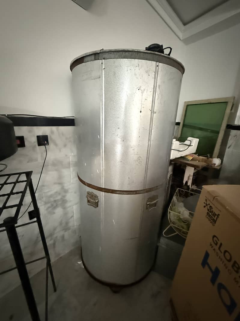 Wheat storage drum 0