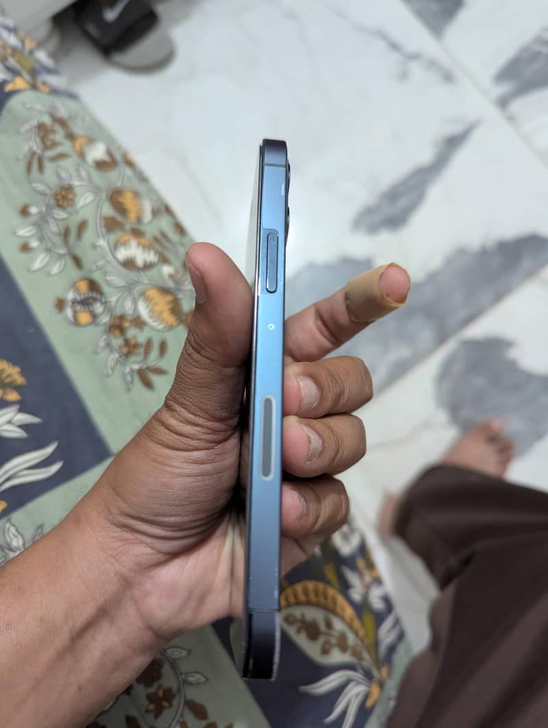 Apple iPhone 12 Pro 2