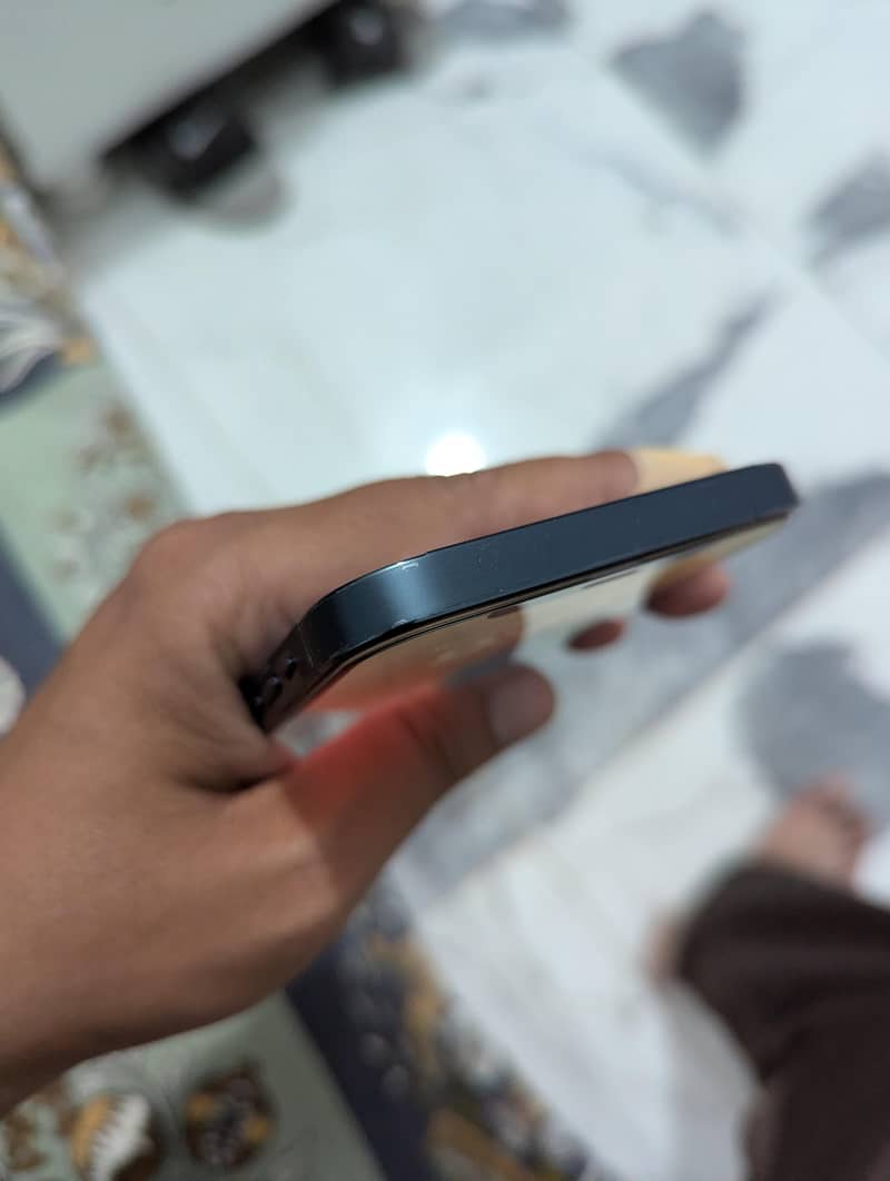 Apple iPhone 12 Pro 4