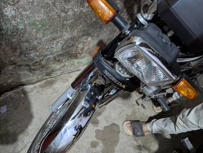 CD 70 2025 model new condition Kam Chali huwi he