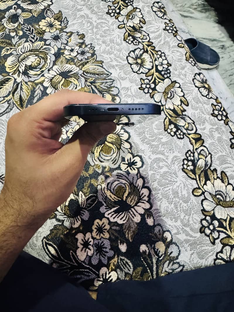 Apple iPhone 12 5
