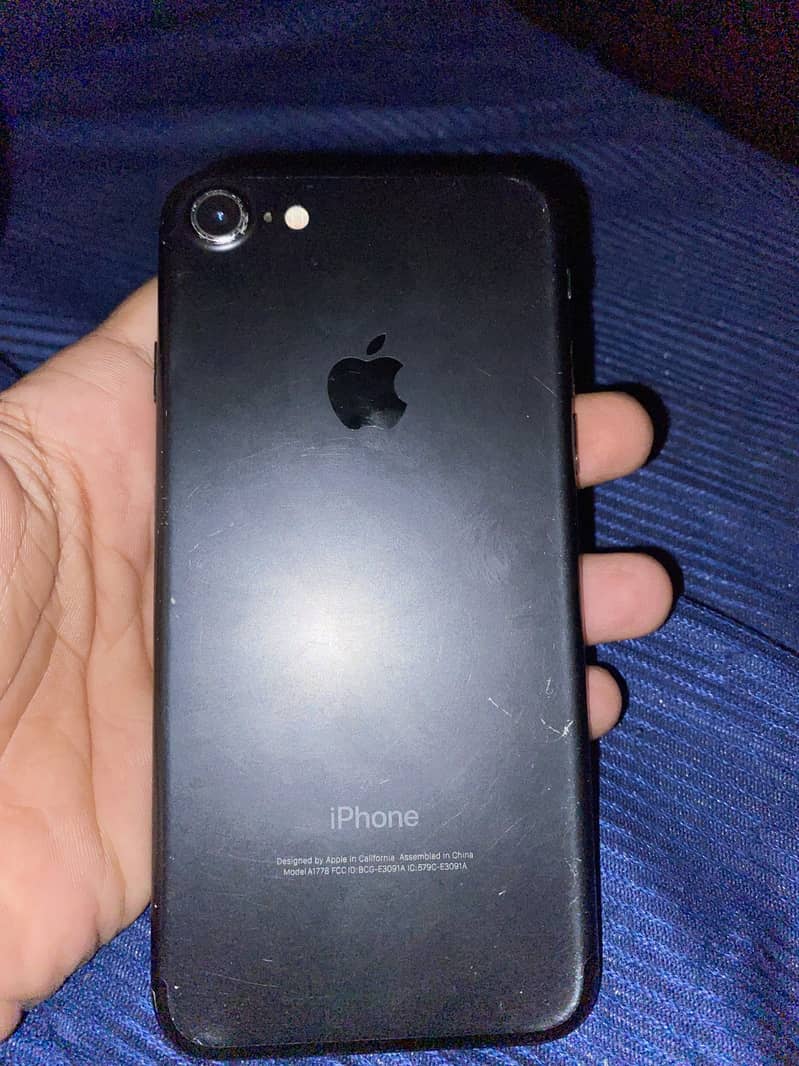 Apple iPhone 7 2