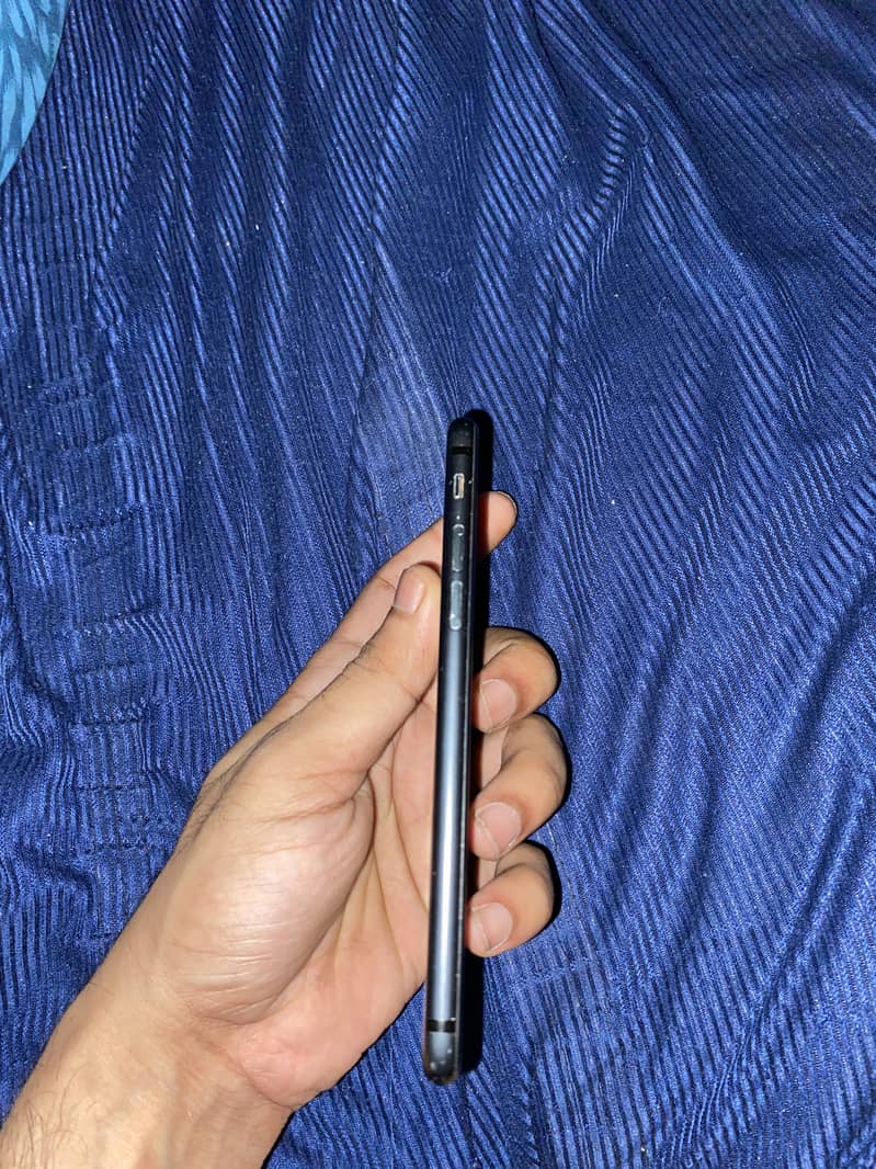Apple iPhone 7 4