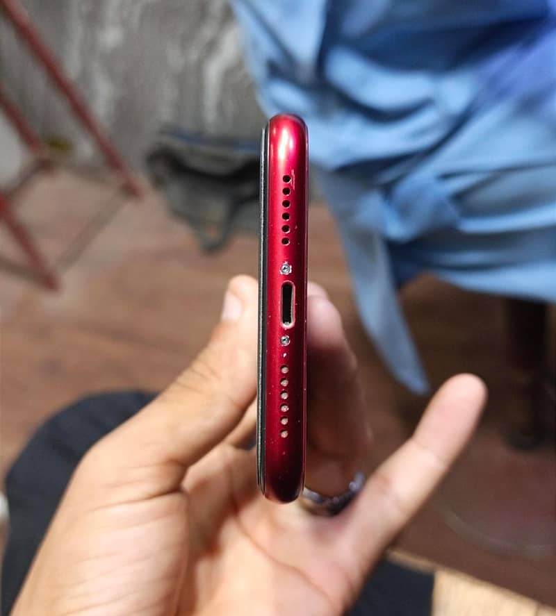 Apple iPhone 11 3