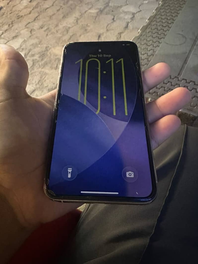 Apple iPhone 11 Pro Max 2