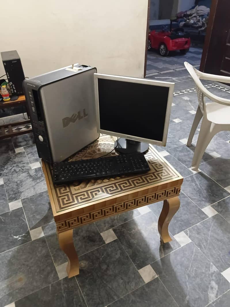 Desktop Computer Set with LCD, Keyboard & Mouse – Complete Set 1