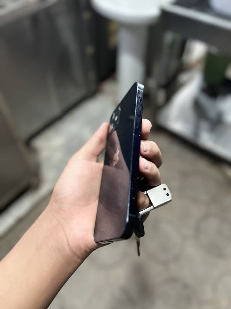 Apple iPhone 12 0