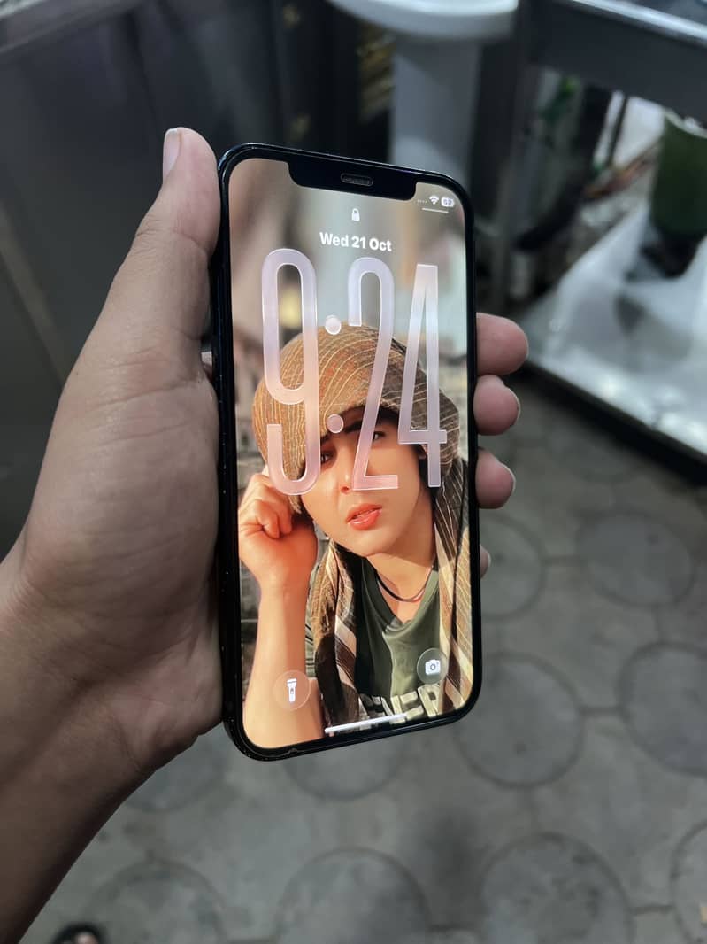 Apple iPhone 12 2