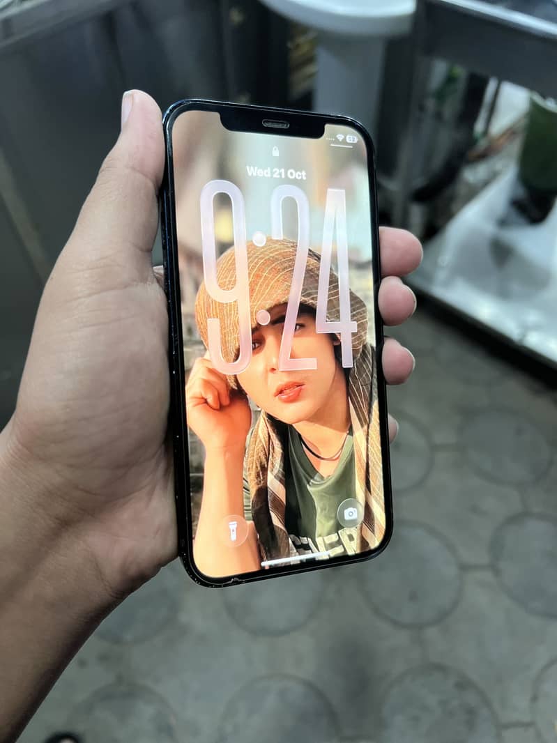 Apple iPhone 12 3