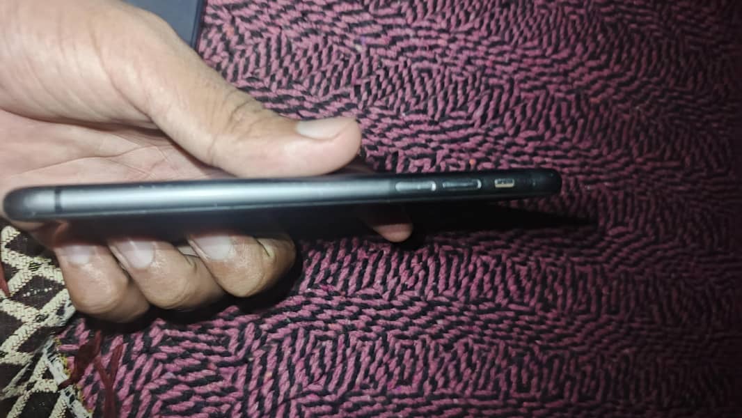 Apple iPhone 11 2