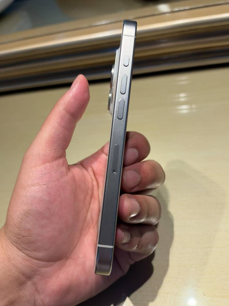 Apple iPhone 15 Pro - Non PTA 6