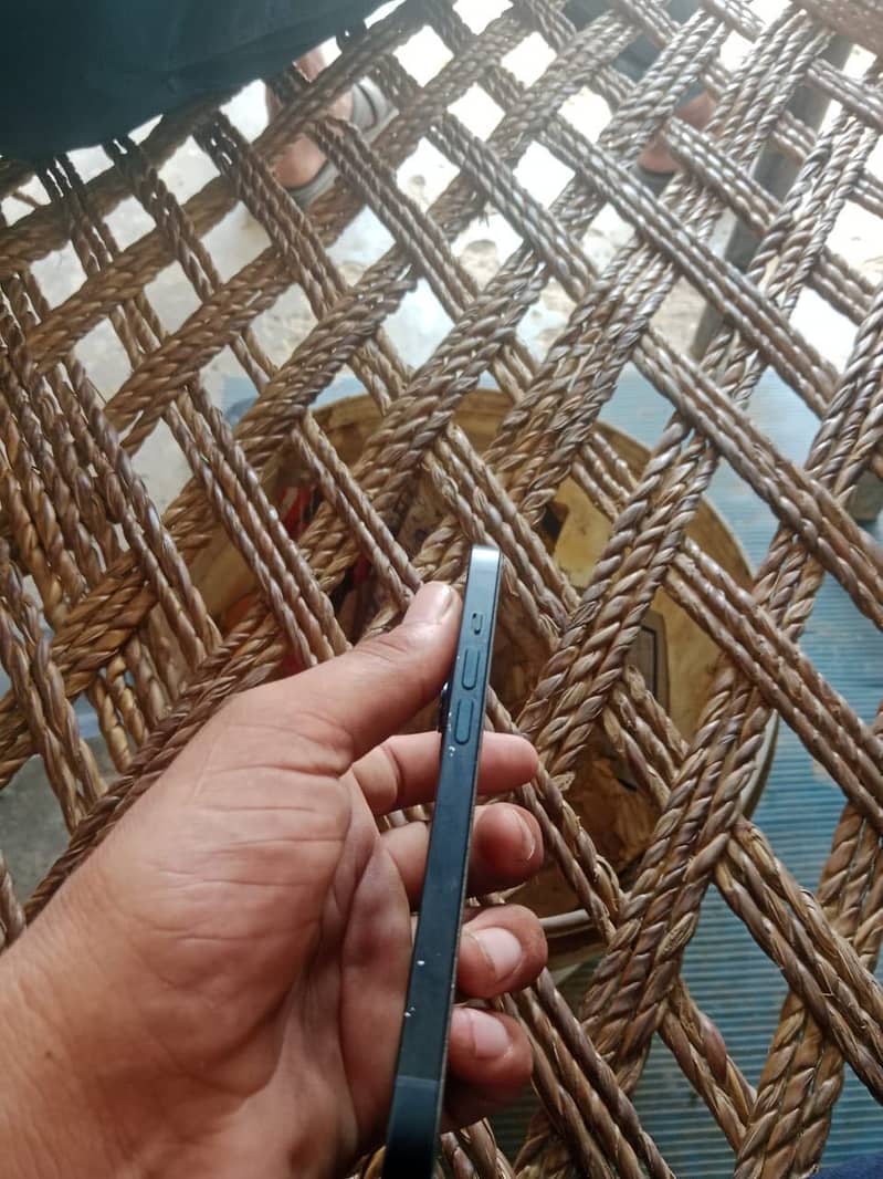 Apple iPhone 14 5