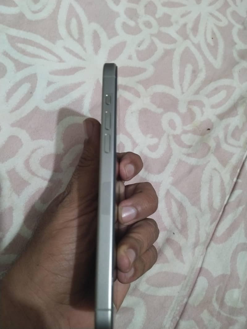 Apple iPhone 15 Pro Max 1
