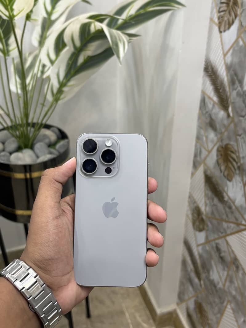 Apple iPhone 15 Pro 1