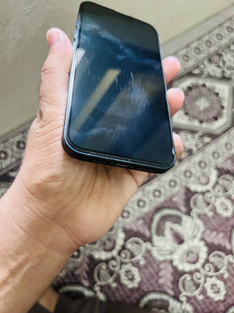 Apple iPhone 13 jv 6