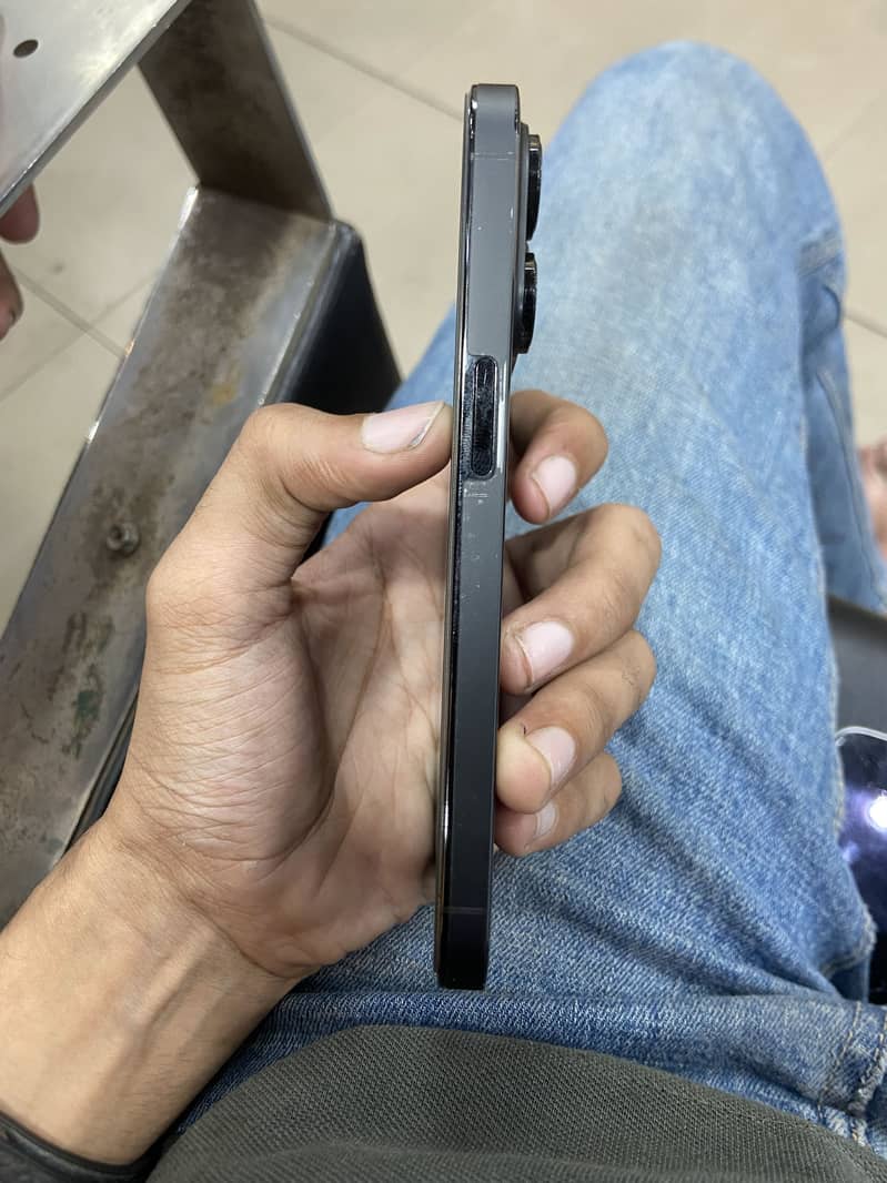 Apple iPhone 14 Pro 0