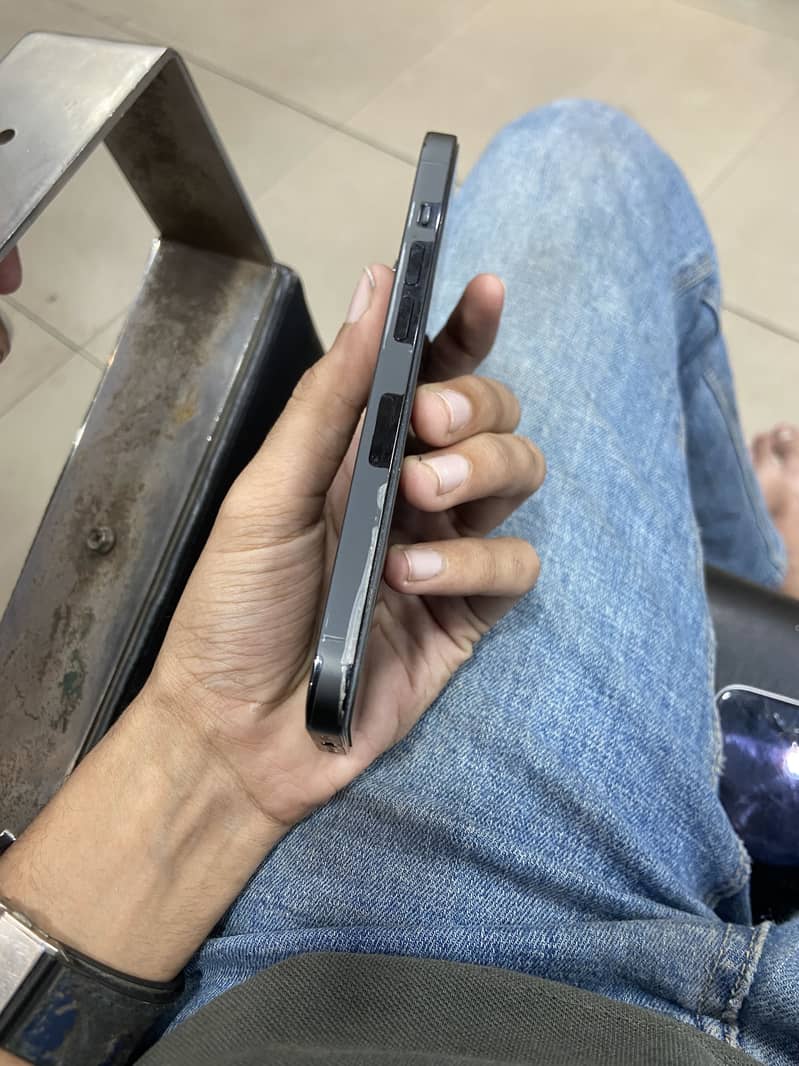 Apple iPhone 14 Pro 1