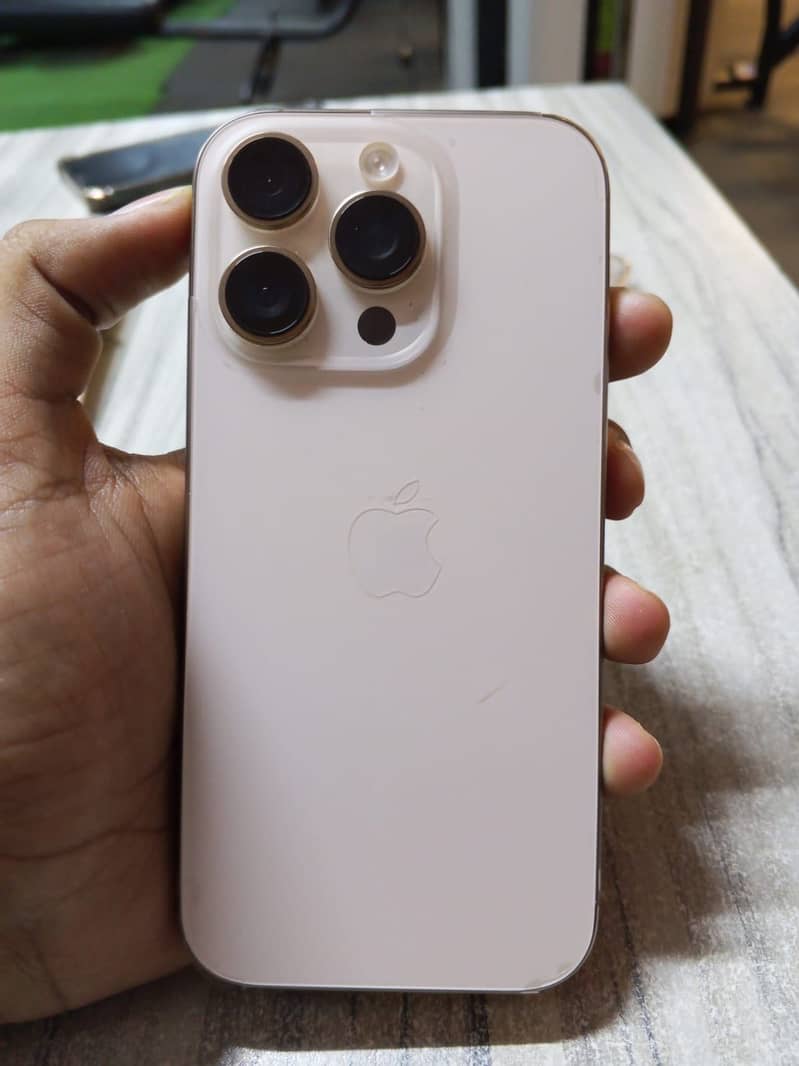 Apple iPhone 16 Pro 2