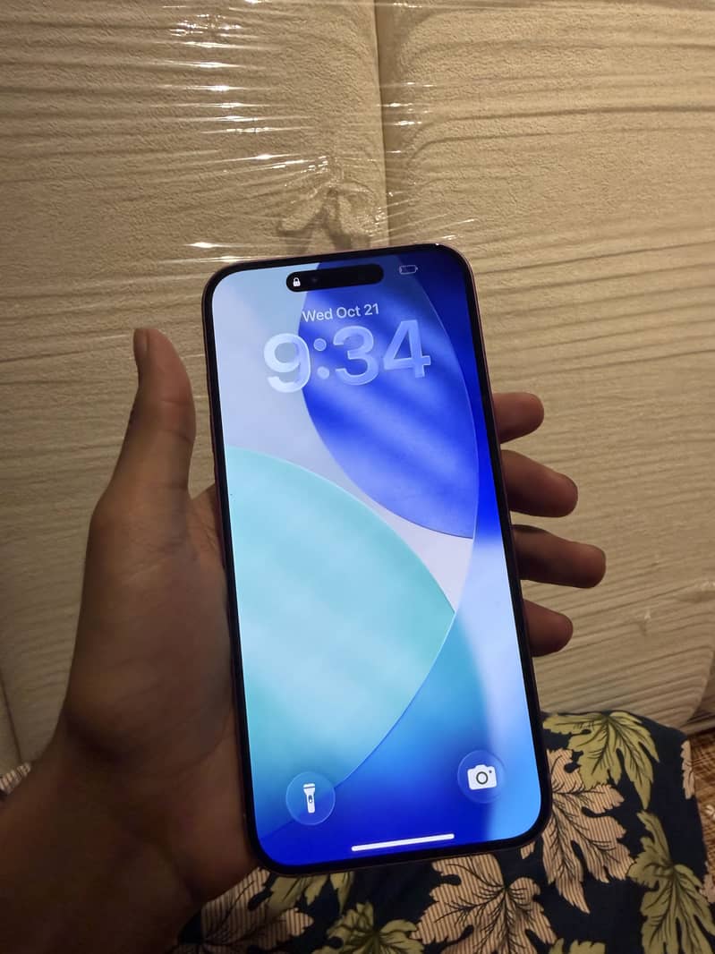 iPhone 16 Plus pink 1