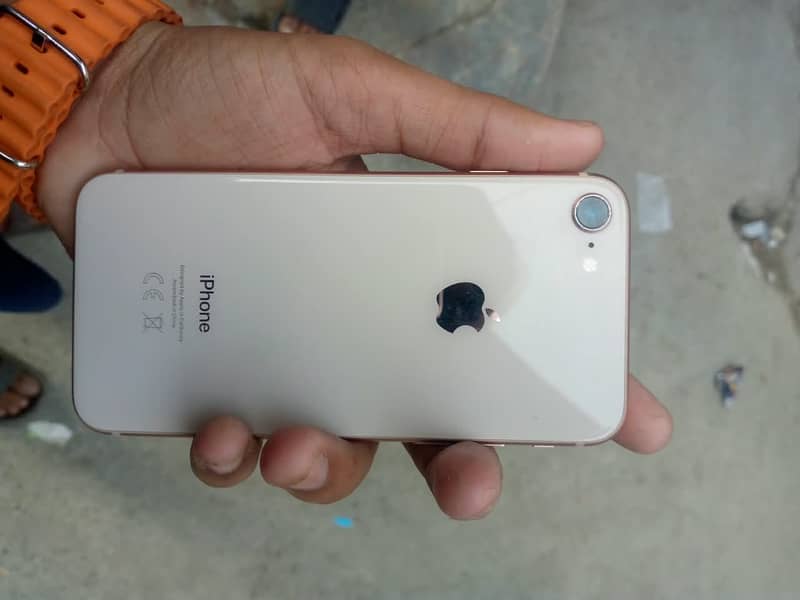Apple iPhone 8 1