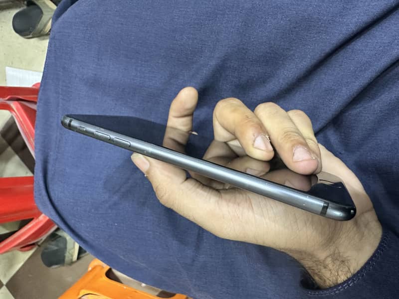 Apple iPhone 8 Plus 1