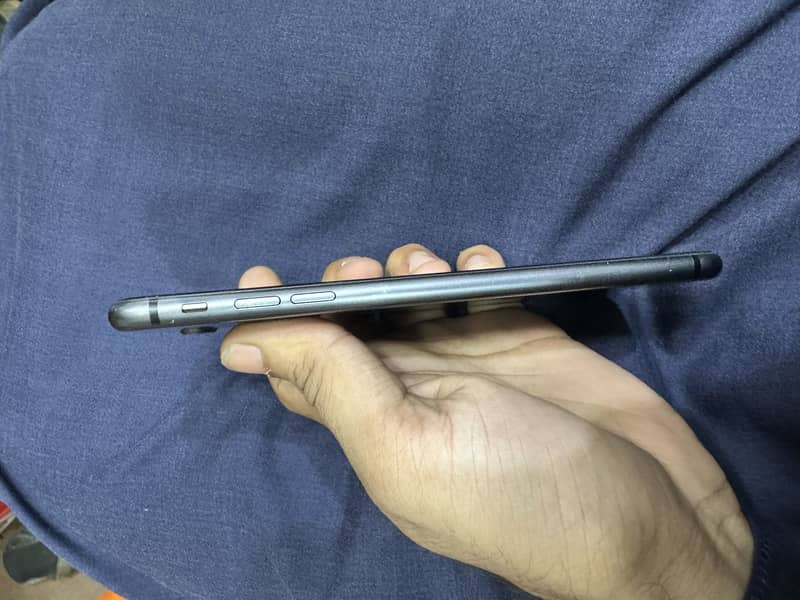 Apple iPhone 8 Plus 2