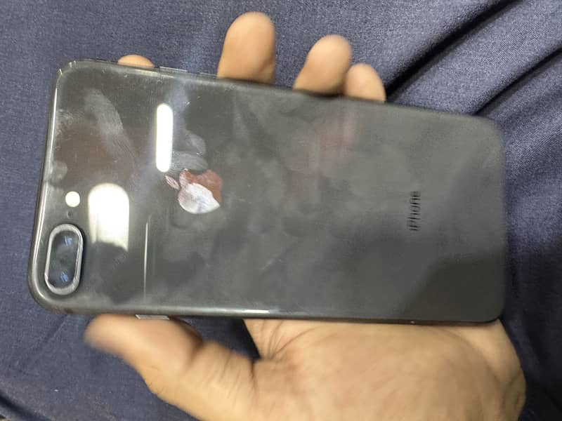 Apple iPhone 8 Plus 4