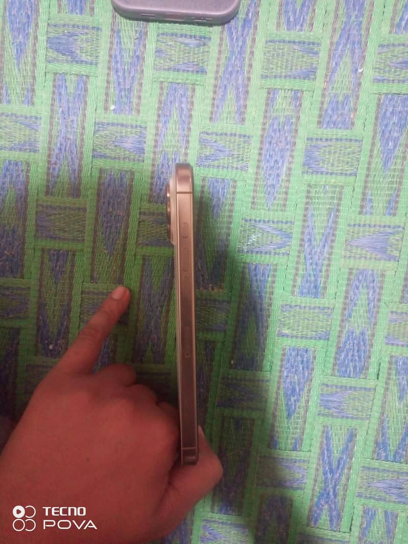 Apple iPhone 16 Pro Max 2
