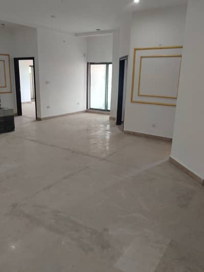 Three bedrooms unfurnished flat available for rent in E11 2 markaz