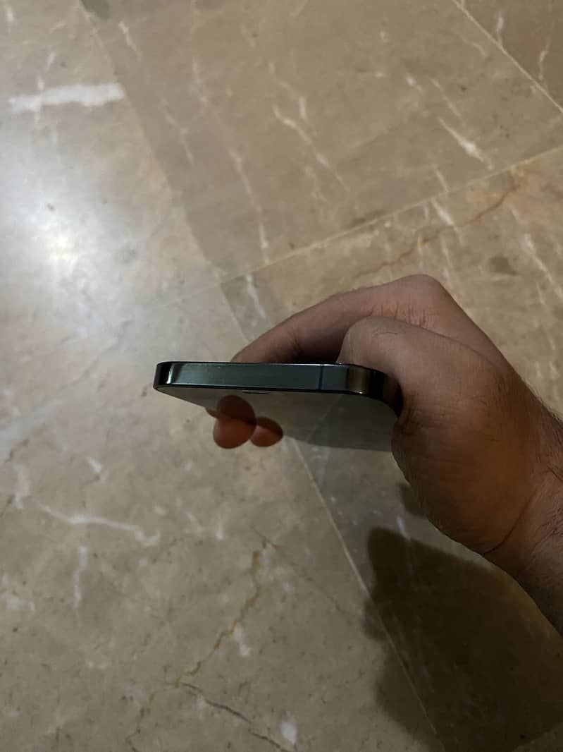 Apple iPhone 12 Pro 3