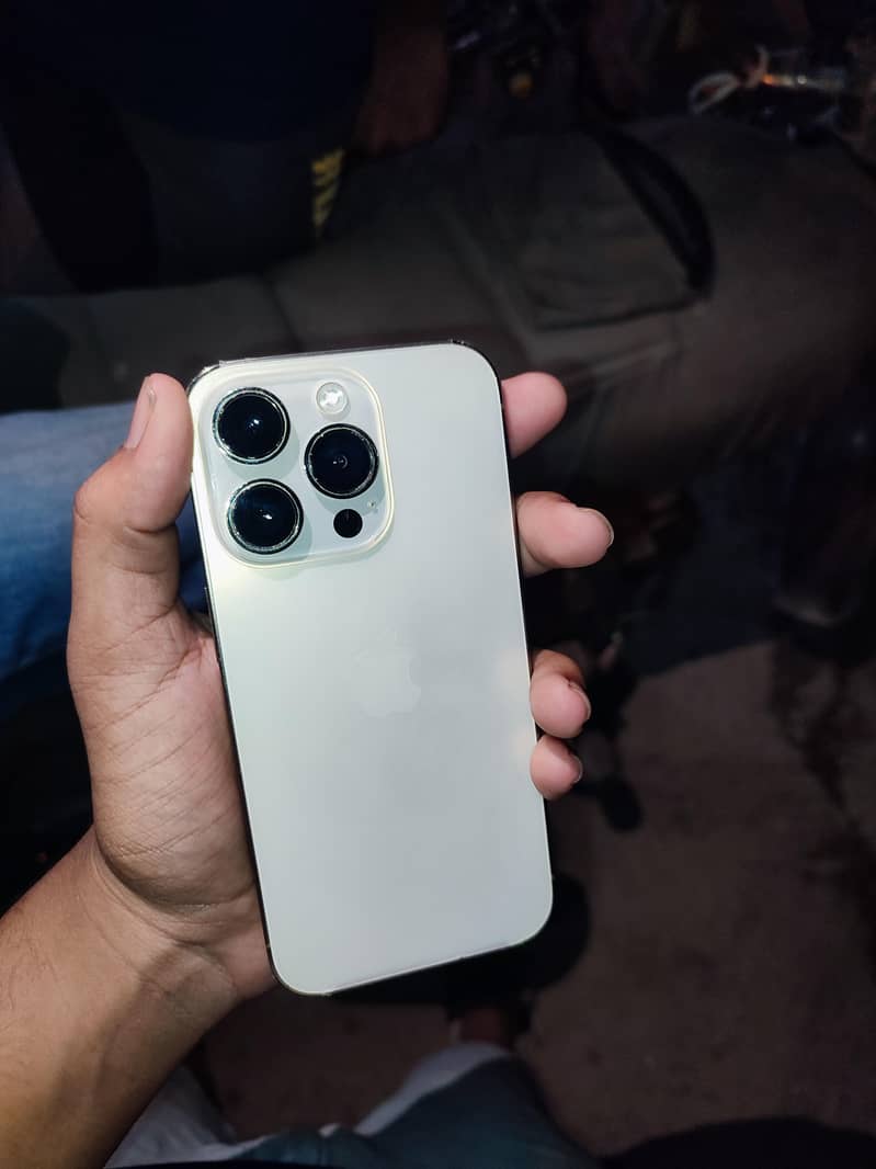 Apple iPhone 14 Pro 0