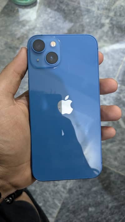 Apple iPhone 13