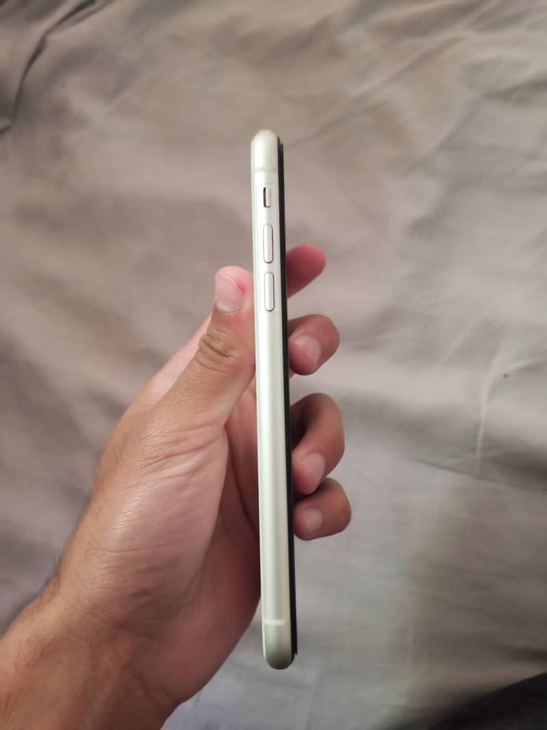 Apple iPhone 11 1