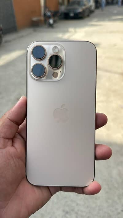 Apple iPhone 16 Pro Max