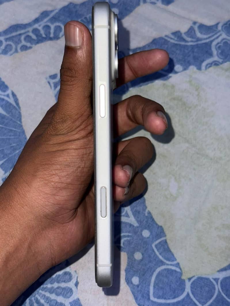 Apple iPhone 17 Pro Max 1