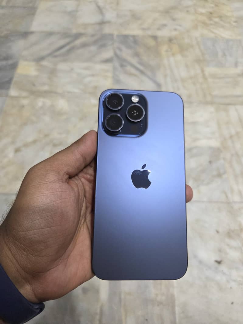 Apple iPhone 15 Pro Max 2