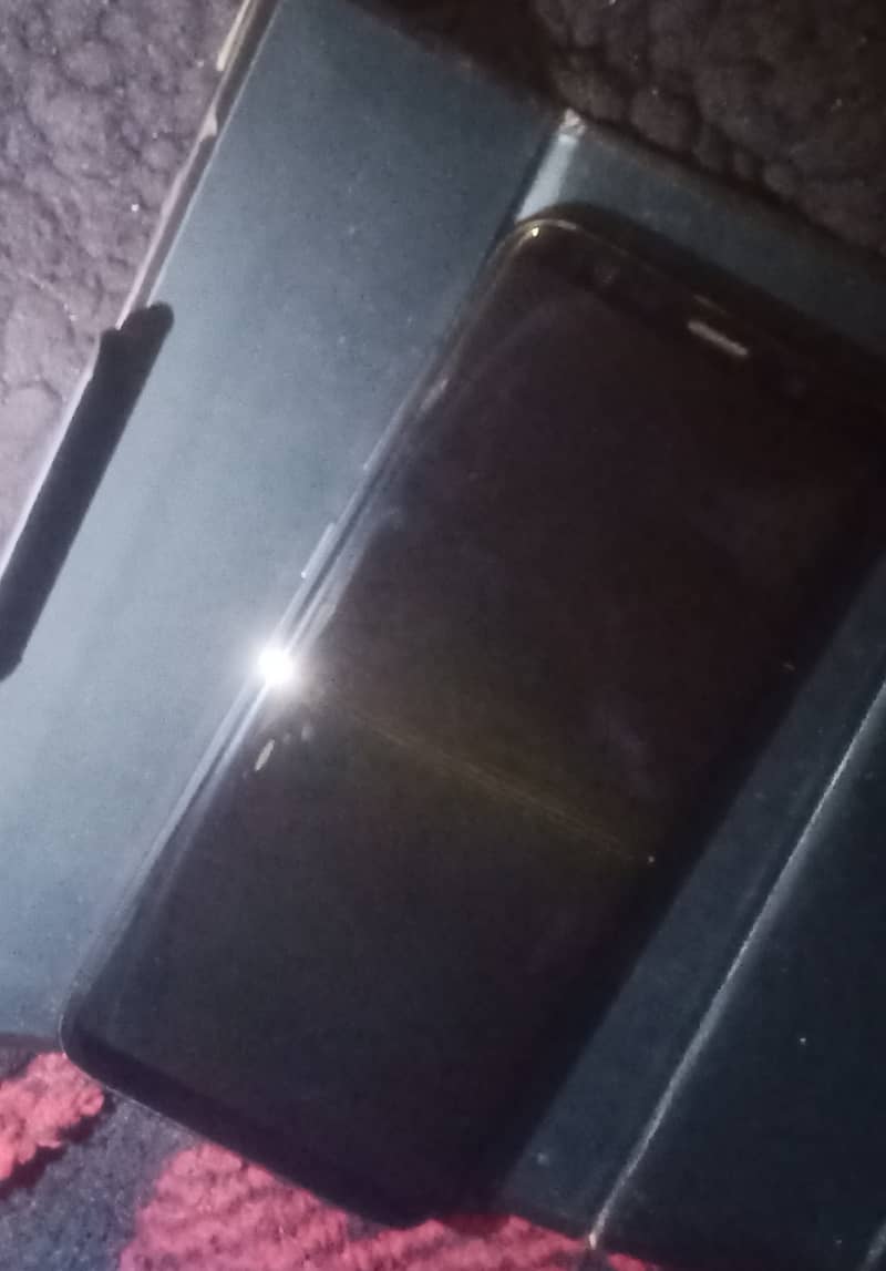 Samsung Mobile S8 Panel 1