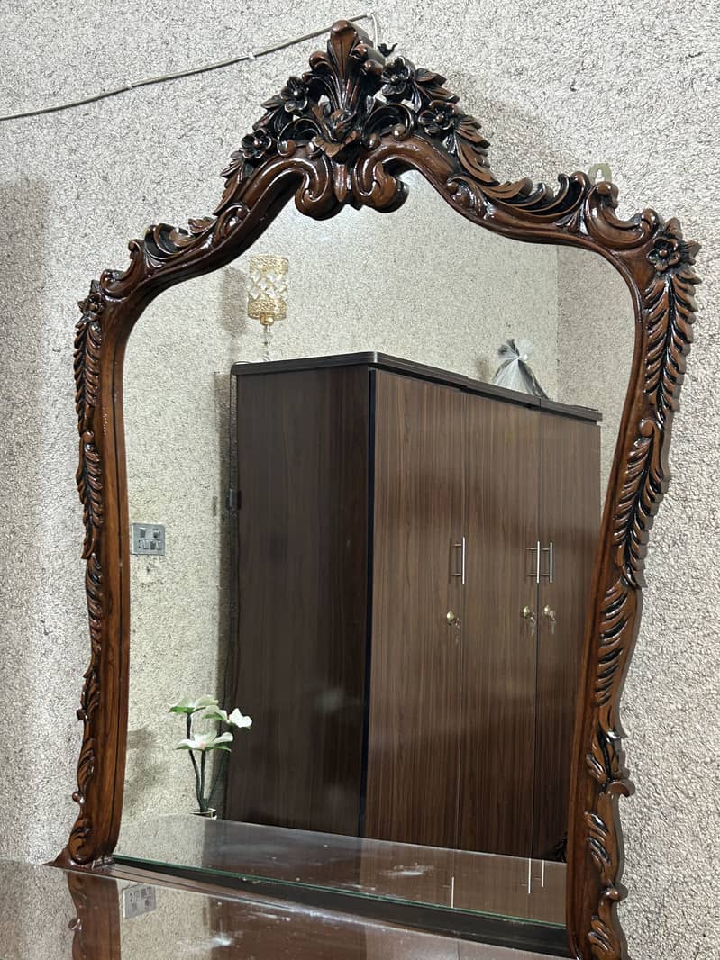 Chinioti Bed + Dressing Table 1