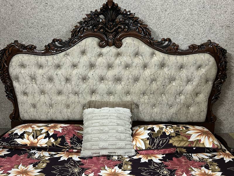 Chinioti Bed + Dressing Table 3
