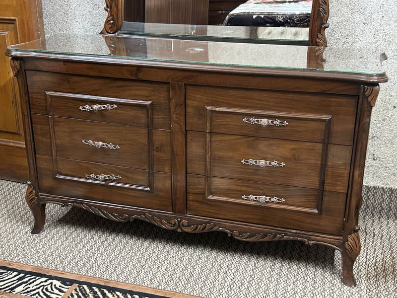 Chinioti Bed + Dressing Table 8
