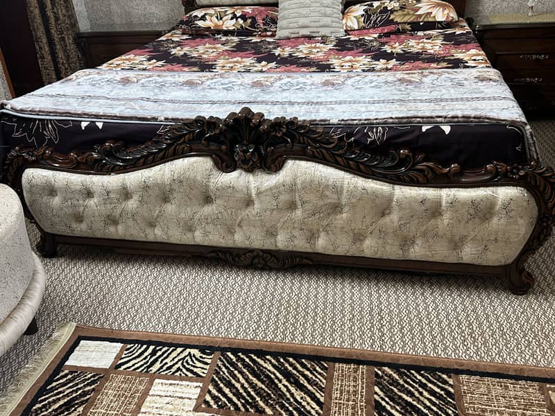 Chinioti Bed + Dressing Table 9
