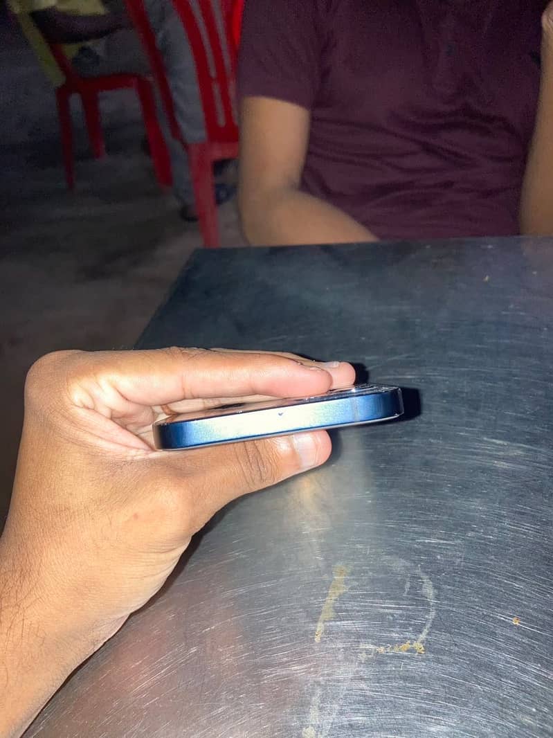 Apple iPhone 12 3