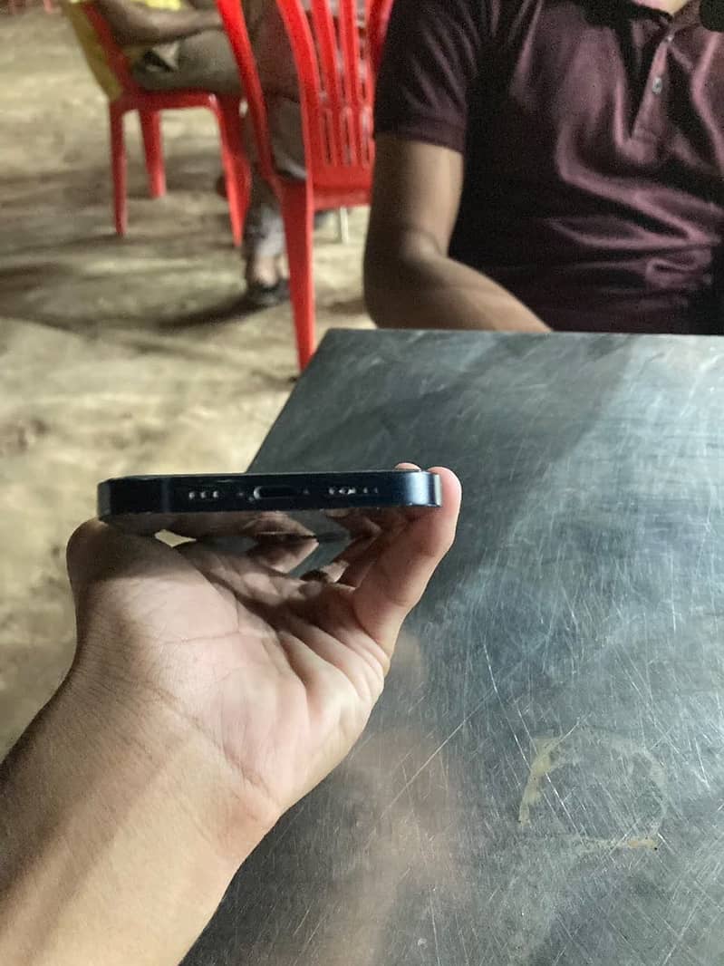 Apple iPhone 12 5