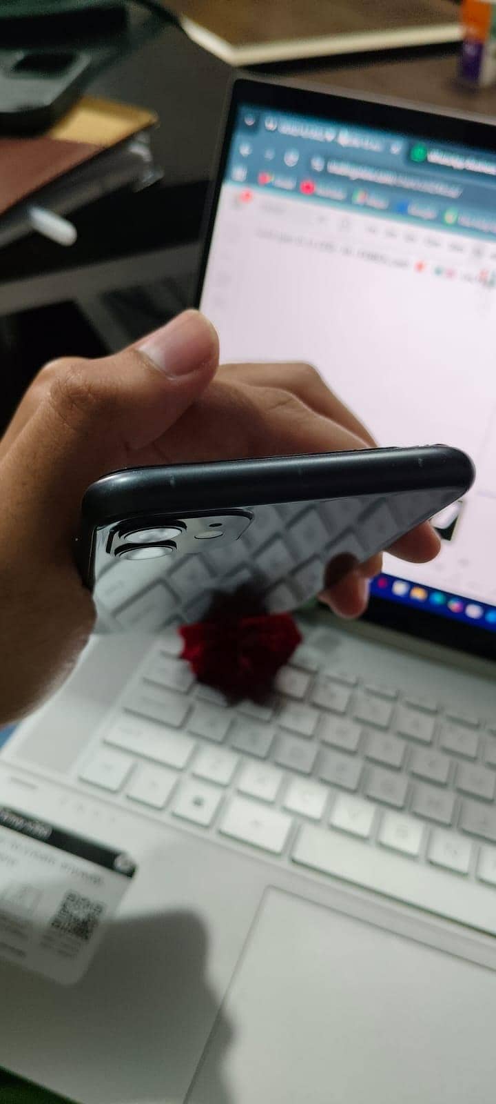 Apple iPhone 11 0