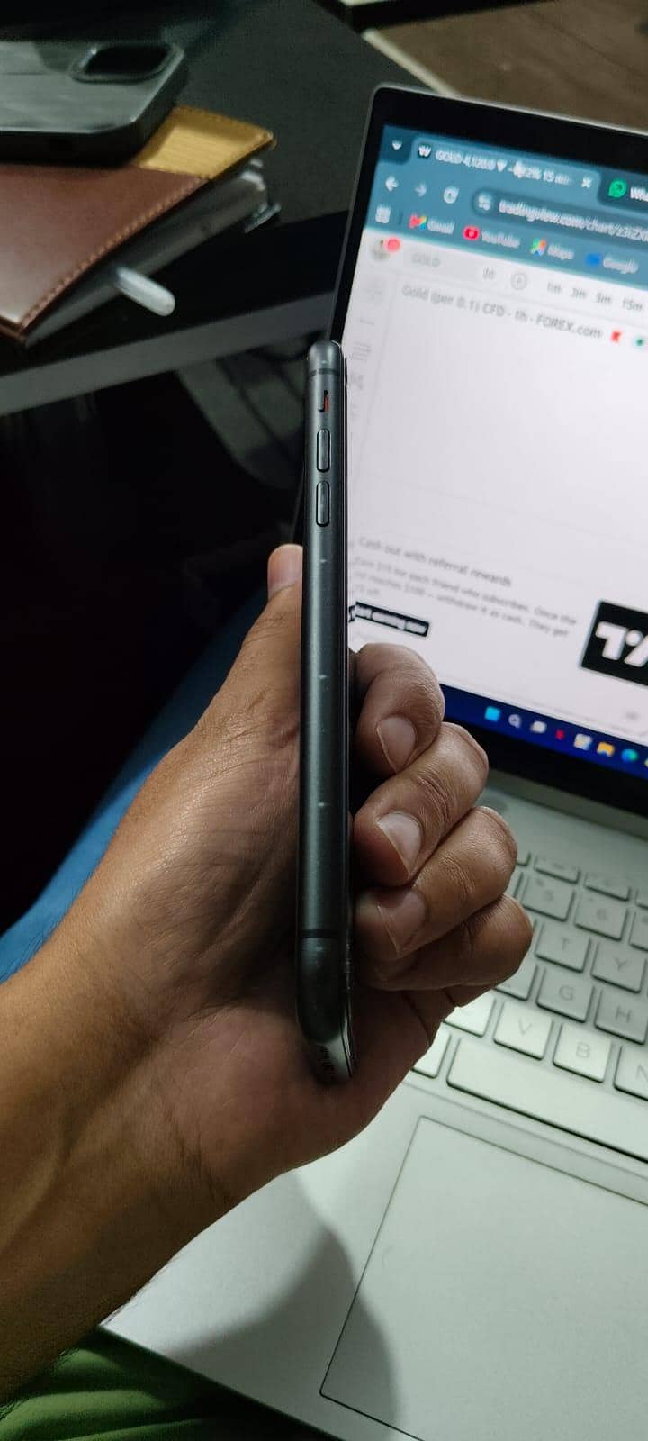 Apple iPhone 11 3