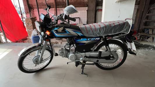New honda cd 70  black colour (0 meter)