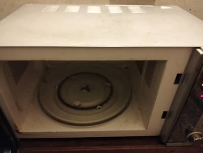 microwave 20 L in good working condition