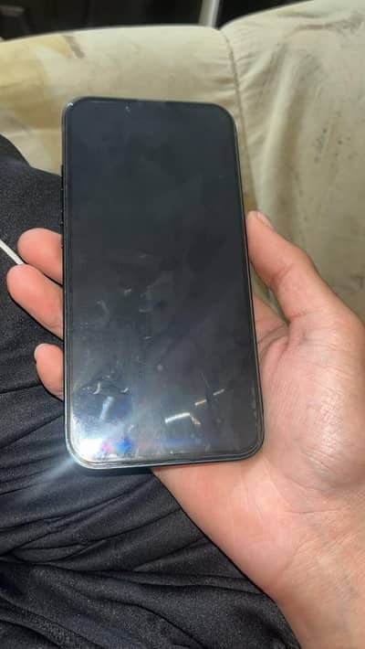 Apple iPhone 13