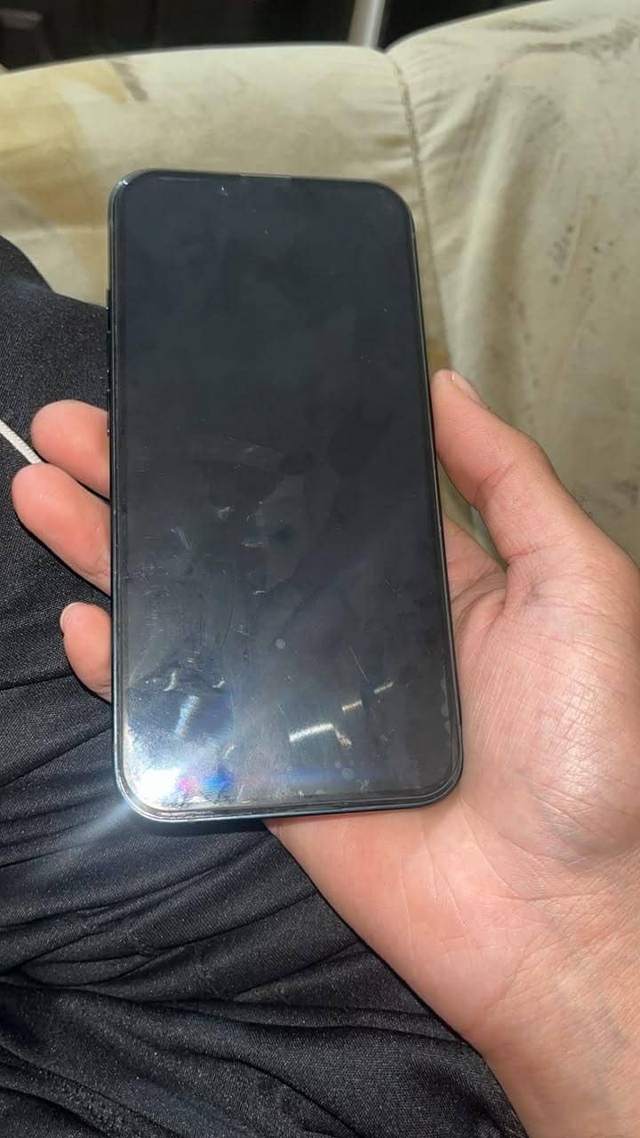 Apple iPhone 13 0