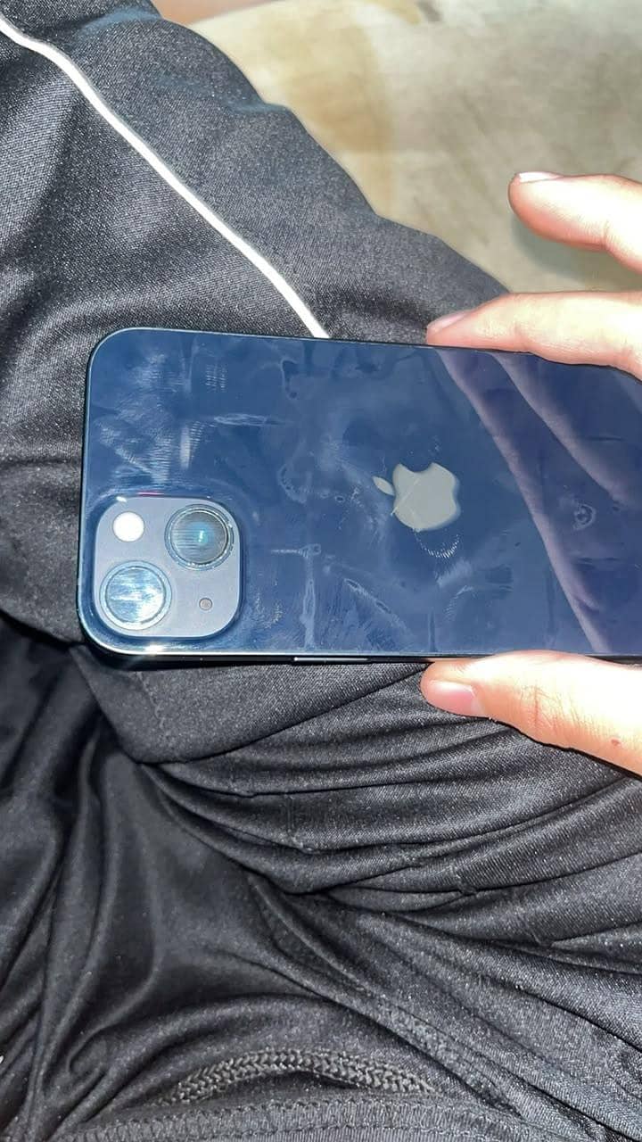 Apple iPhone 13 6